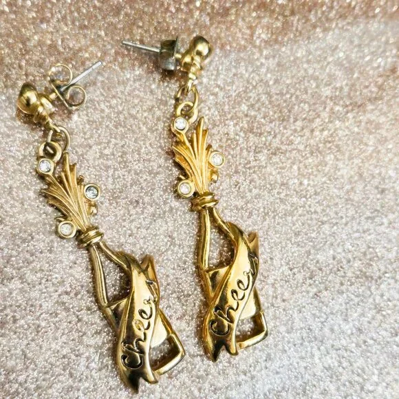 Vintage Avon Champagne Bottle Earring - 80s Gold Metal with Faux Pearls - Picture 4 of 5